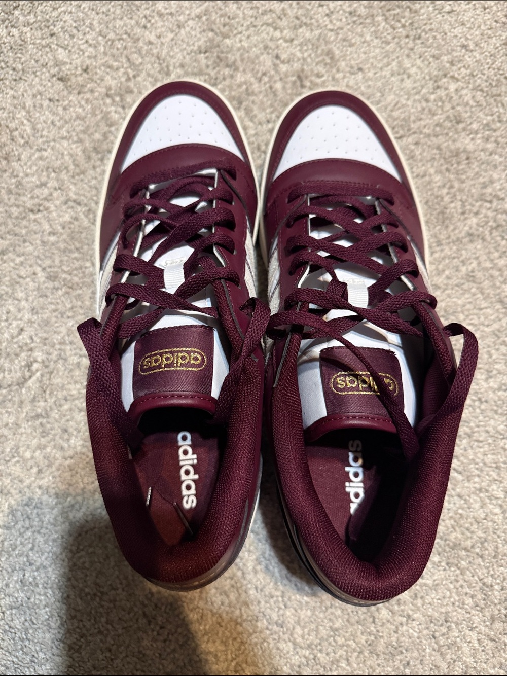 adidas Men’s Maroon and White Low-Top Sneakers